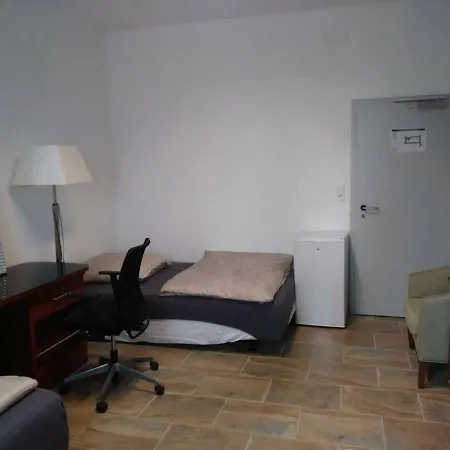 Gastehaus Naher Porsche Fabrik Zimmer/room 24 Сasa de vacaciones